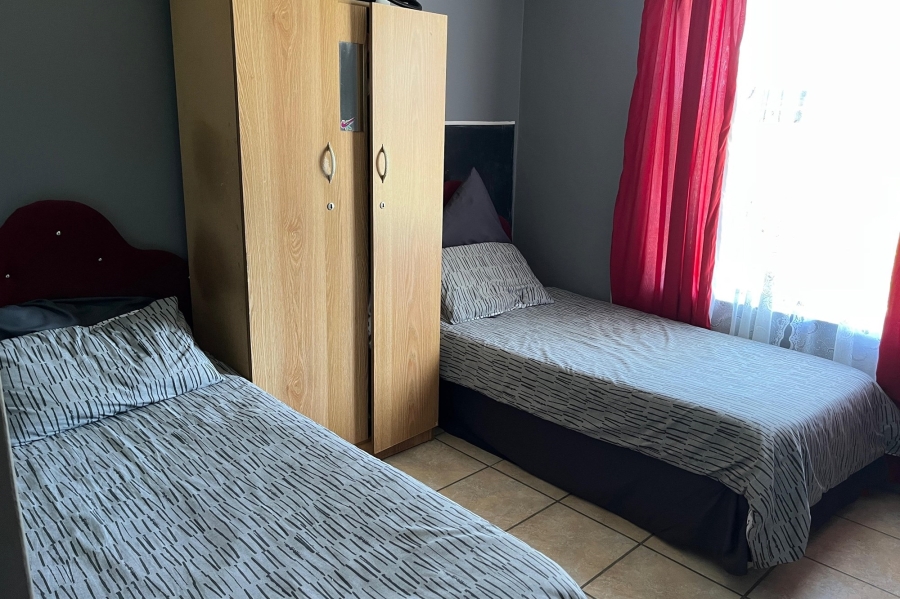 3 Bedroom Property for Sale in Pacaltsdorp Western Cape